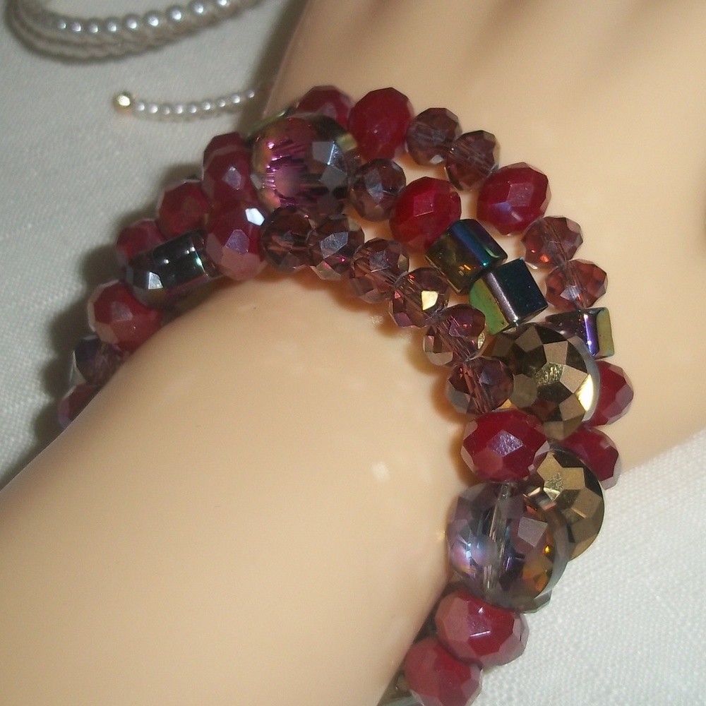 Assorted Crystal and Metallic Bead Wired Bracelet